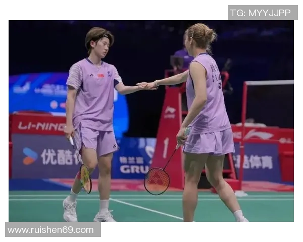 广州羽毛球队与成都羽毛球队赛后复盘团队协作的精彩瞬间与经验分享