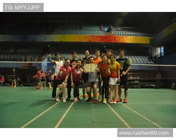 杭州羽毛球队与南京羽毛球队赛后复盘分析力量对比与战术探讨